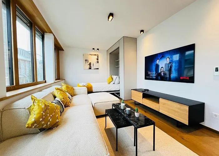 Gorgeous 1 Bedroom Flat With Balcony&Parking